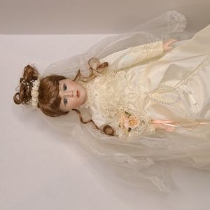 20" inch Dianna from Court of Dolls Bride